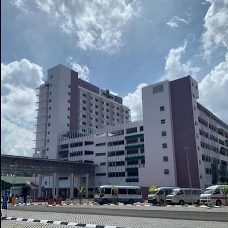 Serapi Verdure Hotel Kuching Esterno foto