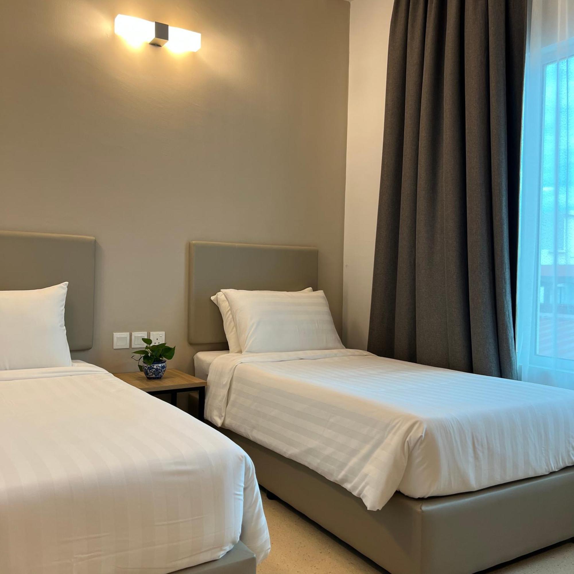 Serapi Verdure Hotel Kuching Esterno foto